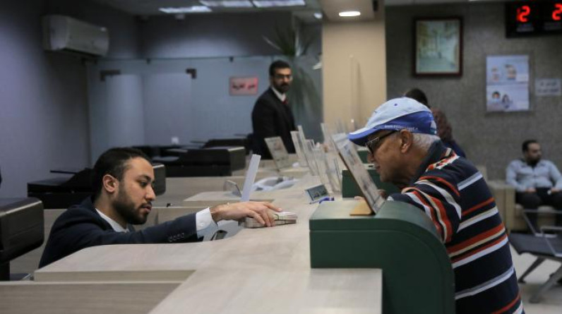 دوامة الفائدة في مصر... البنوك الحكومية نحو إصدار شهادات بعائدات غير مسبوقة
